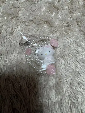 화이트 프릴 디자인 시크릿 마스코트 챠미 키티