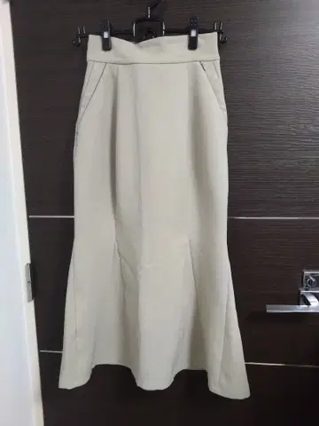 시네마틱 베이지 머메이드 롱 스커트 S 사이즈