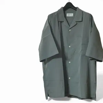 새상품급 CREALY Men 반팔 오픈 카라 셔츠 그린 얇은 소재 상의
