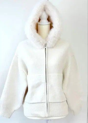 스나이델 SNIDEL 화이트 퍼 니트 후드티 미사용 새상품 1