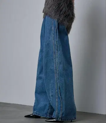 NOMINE 사이드 라인 턱 와이드 하이웨스트 데님 팬츠