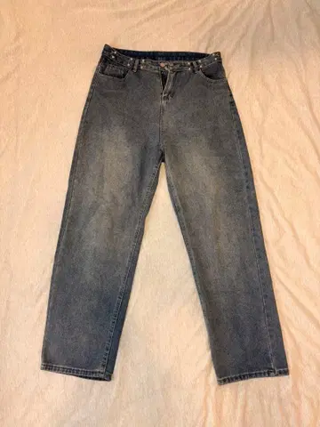 그레이 스트레이트 데님 팬츠