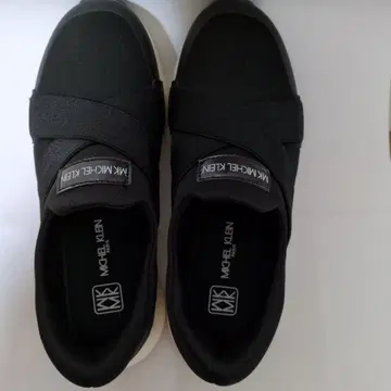 MICHAEL KORS 블랙 슬립온