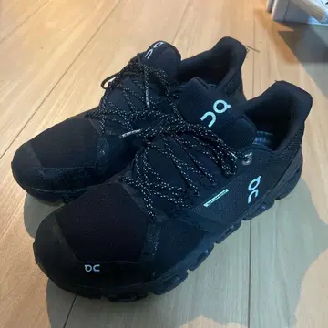 on cloudstratus 27.5cm