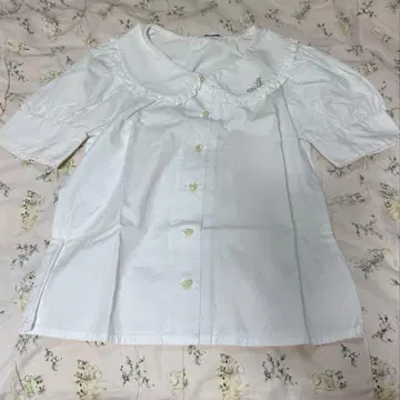 MILK 반팔 블라우스