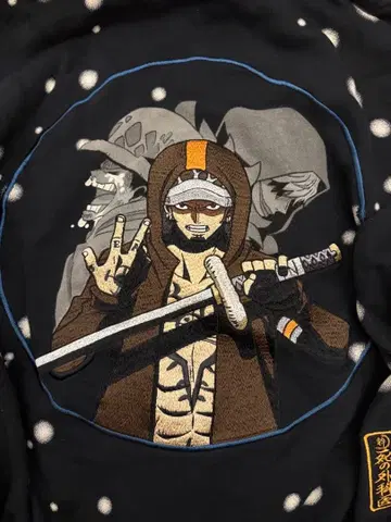 캐릭터 자수 후드 부착 후드티