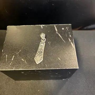 실버 목걸이 탑