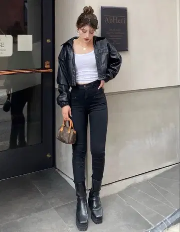 DIANTE*숏 기장 인조 가죽 블루종