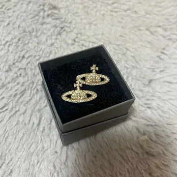 토성 모티브 골드 귀걸이