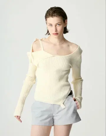 GLOWNY ISA ASYMMETRICAL KNIT TOP