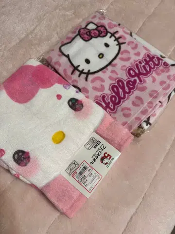 아베일 헬로키티 50주년 페이스타월 각 패턴 1장씩