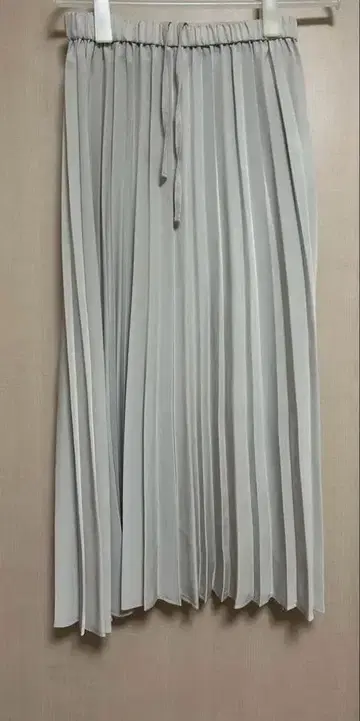 어반 리서치 도어스 플리츠 스커트