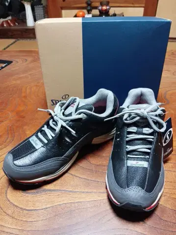 정가 10,584엔! 스펄딩 ~ [CROSSWALKER(23.5cm)]