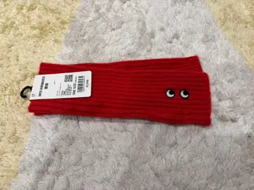 유니클로 안야 힌드마치 암워머 Red