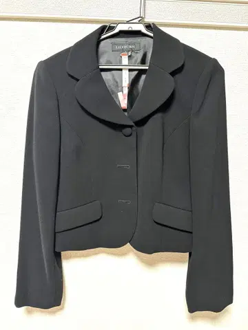 상복 LILY BURN 도쿄 소와르