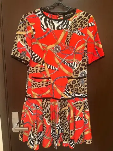 이타리야 레드 계열 동물 패턴 반팔 무릎 기장 원피스 L