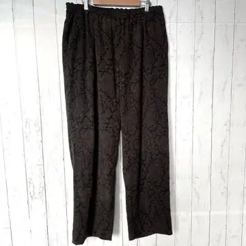 LA BOUCLE 라부르클 올 패턴 페이즐리 이지 팬츠 다크 브라운