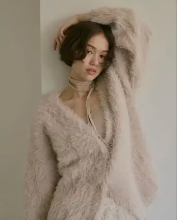 notre emor volume lady shaggy cardigan