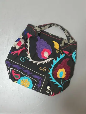 자수 디자인 핸드백