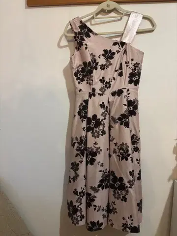 릴리 브라운 플라워 프린트 원피스 0 사이즈