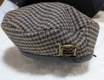 메종 드 플뢰르 푸치 로브 카논이 그리는 그녀의 베레모 칸다 사야카