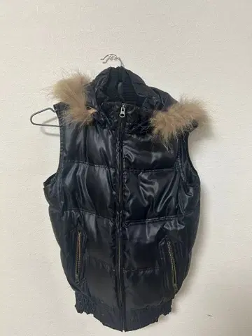 퍼 포함 블랙 다운 베스트