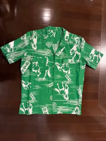 그린 말 프린트 반팔 셔츠 LL