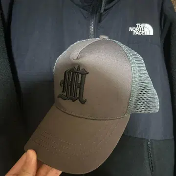 브라운 메쉬 트래커 캡