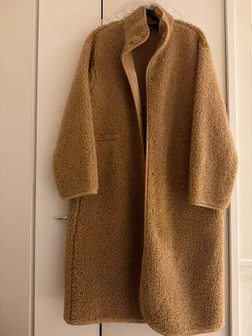 유니클로 보아 플리스 스탠드 칼라 코트 베이지