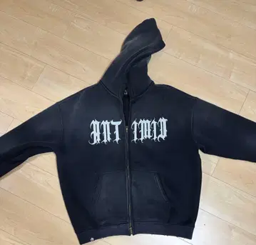 [ 초레어 ] ANTIMID 후드티