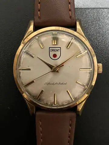 오리엔트 올림픽 모델 뒷면 씰 부착 데드스탁 컨디션 최상 수동 와인딩