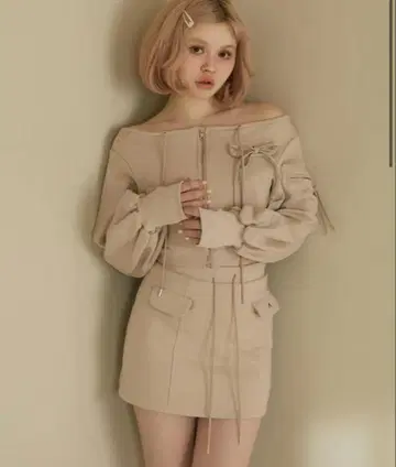 Andmary Cherie offshoulder set up