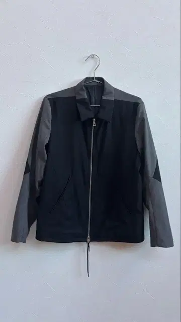 studious 투톤 지퍼 자켓