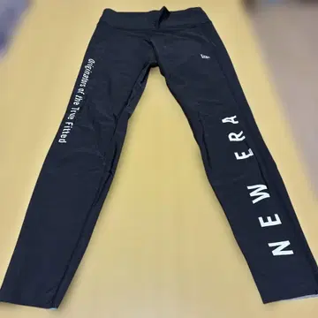 cwx x NEW ERA 블랙 레깅스 로고