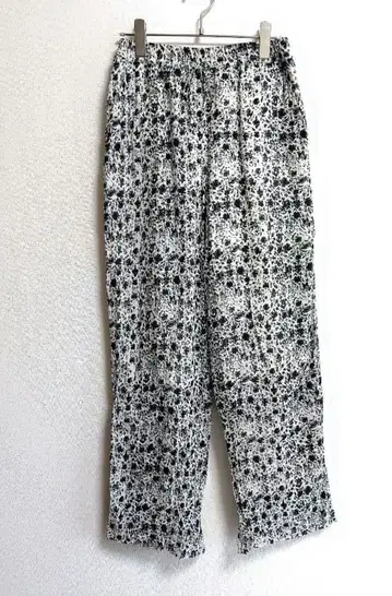 슬로브 이에나 양류 모티브 패턴 이지 팬츠 블랙 계열