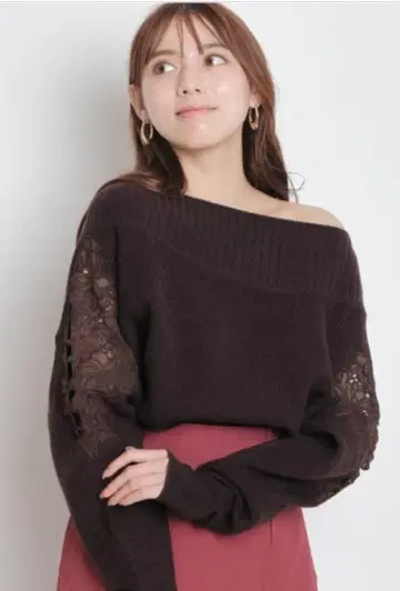 미사용 새상품 마이 스트라다 플라워 자수 니트 오프넥 니트