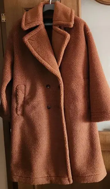 써니클라우드 무스탕 보아 탭 코트