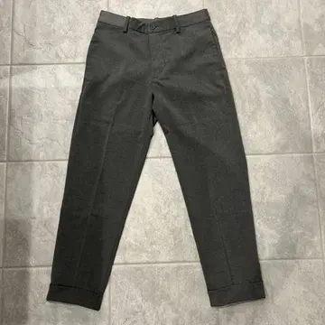 유니클로 그레이 슬랙스 XS 사이즈 밑단 접힘