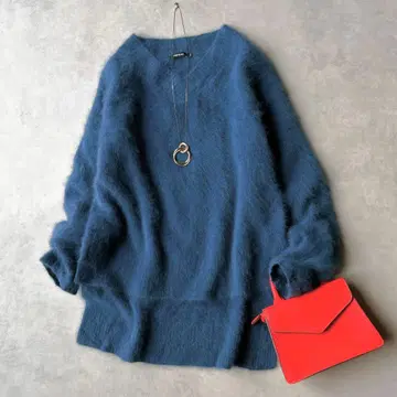 드레스레이브 DRESSLAVE 라쿤 100% V넥 니트 복슬복슬