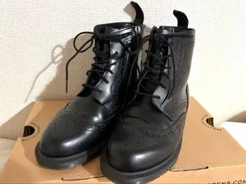 닥터 마틴 블랙 브로그 부츠