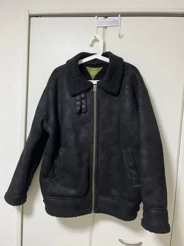 UNSTUDIED 보아 카라 부착 블랙 자켓