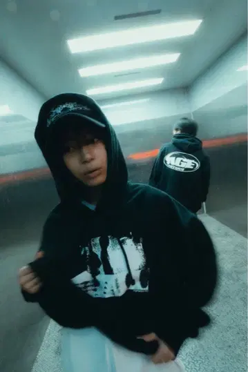 AGE FACTORY 블랙 후드 부착 후드티 M