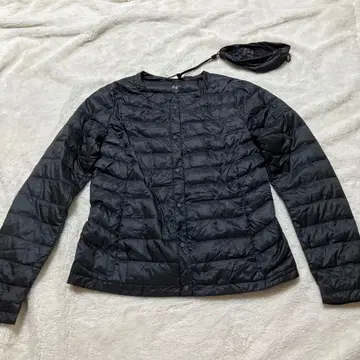 유니클로 울트라 라이트 다운 컴팩트 자켓 146388