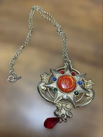 샐리! 마법사 샐리! 별 모양 펜던트 빨간 보석 포함 미사용