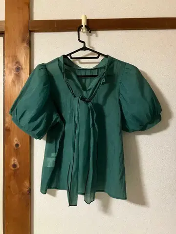 MAJESTIC LEGON 그린 반팔 블라우스