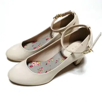 엑시즈팜 에나멜 펌프스 고급 귀여운 베이지 아이보리 L