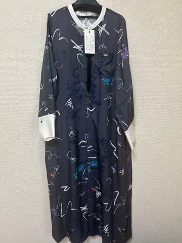 새상품 이번 시즌 에이미 로우 뉴앙스 리본 x 플라워pt 셔츠 원피스