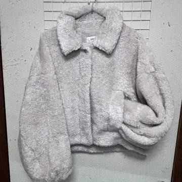 SNIDEL Sustainable 보아 숏코트 아이보리