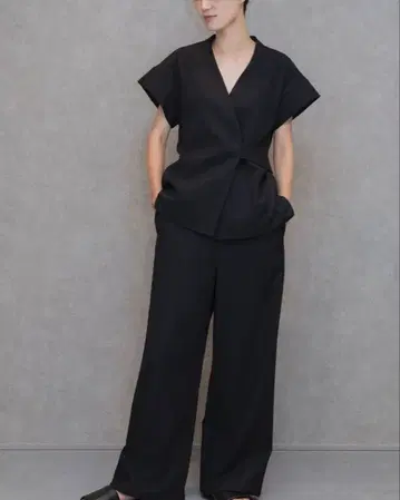 Heau 사이드 백 벨트 상의 블랙