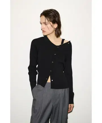 슬라이 THROW ONE SHOULDER SLANT BUTTON 상의